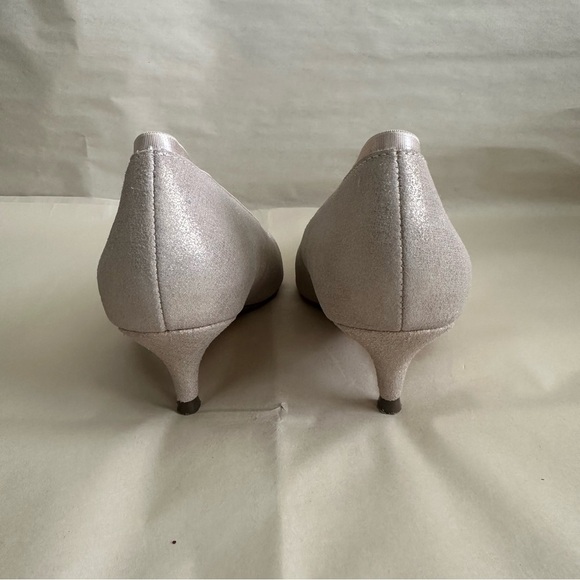Vionic Champagne Kitten Heel Arch Support Dress Shoe Women 6 Comfort Shimmer Met - Picture 6 of 10